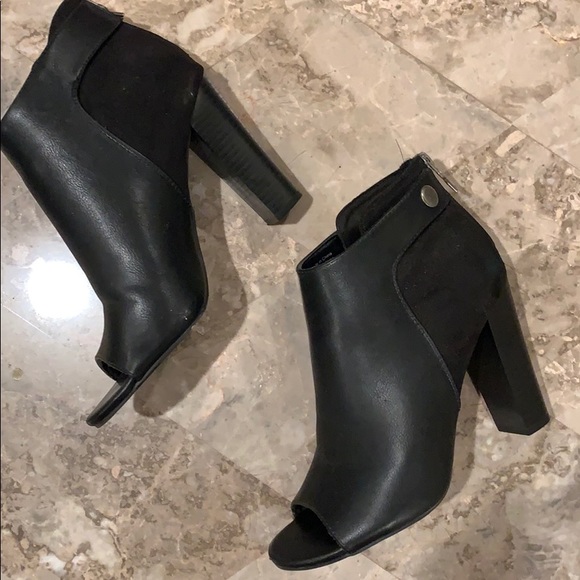 DONATED Ankle Booties Peep Toe Faux Leather - Picture 3 of 5